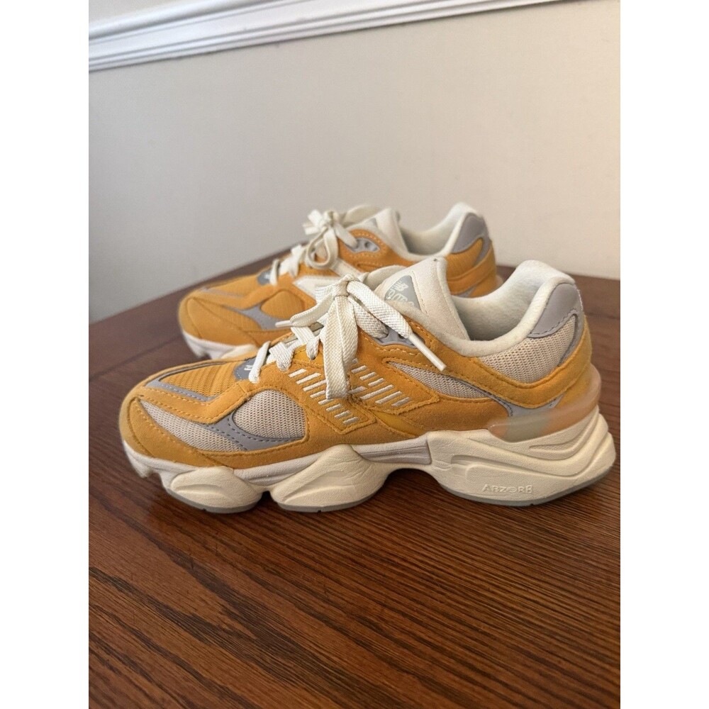 New Balance 9060 Boys M 4.5 Yellow Gold Mesh Suede Lace Up Casual Sneakers